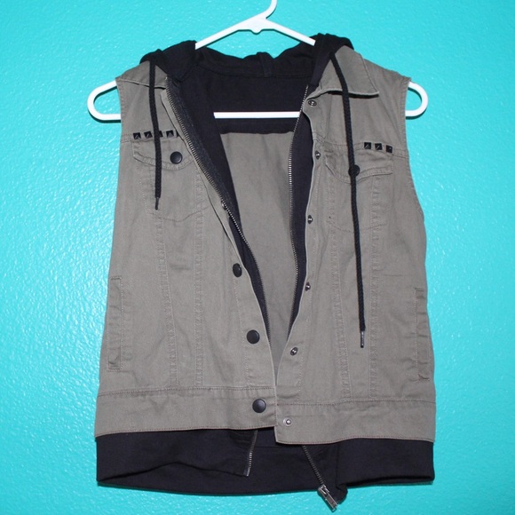 olive green layered vest - Picture 2 of 5